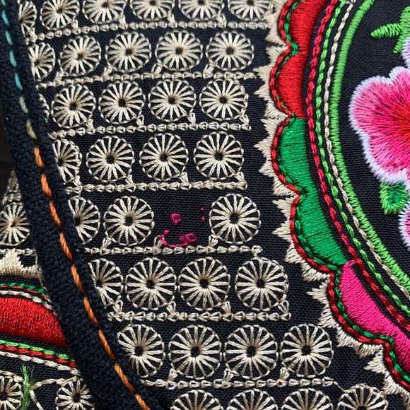 Embroidered backpack - Picture 3 of 12